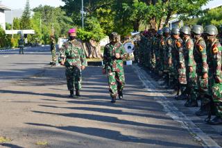Gubernur AAL Berangkatkan Lattek Dikkol Taruna AAL Tingkat II Korps Marinir